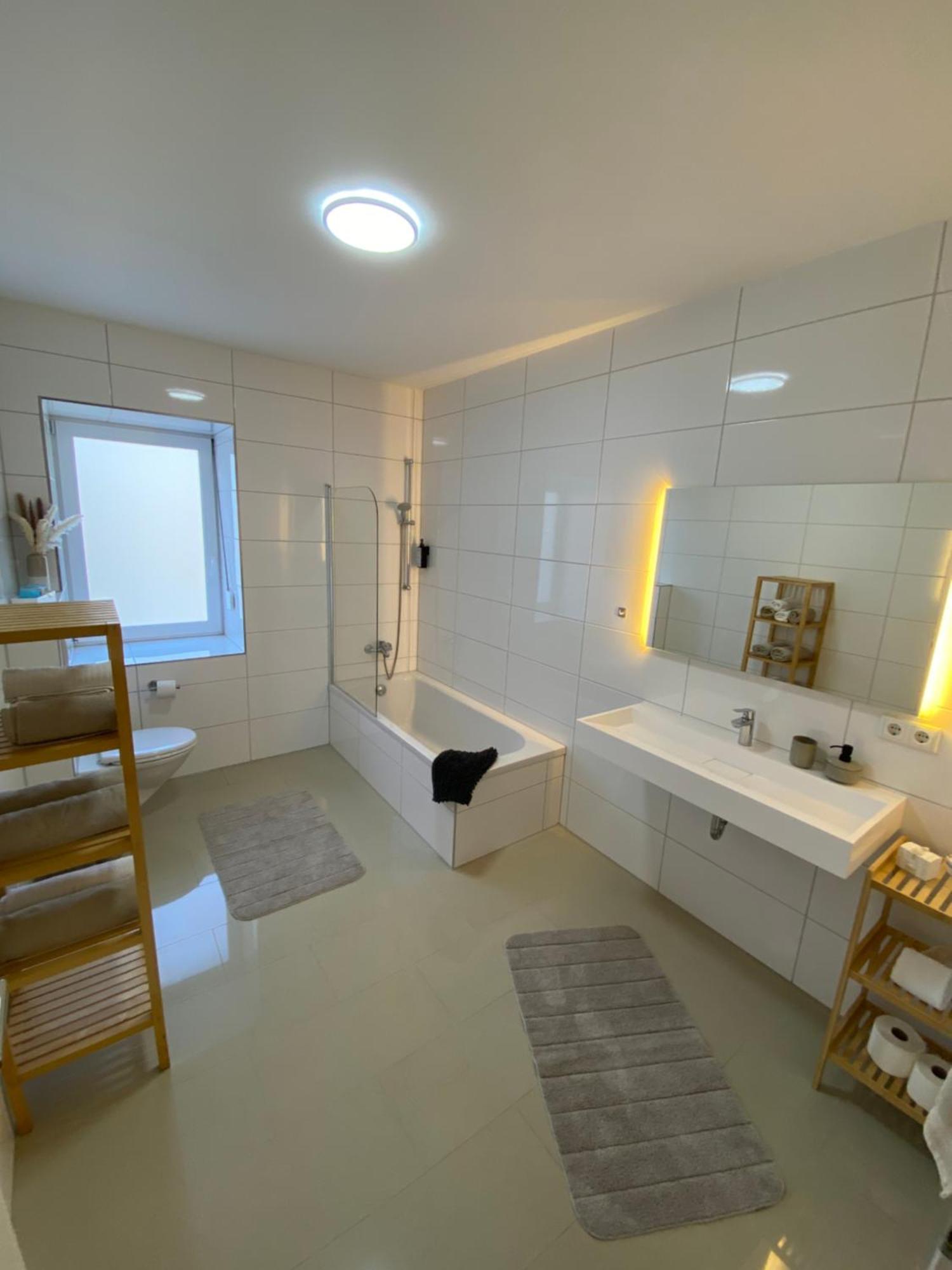 Sleep Well Apartments Detmold - Tempur Beds- Neu - Top Lage - Free Parking - Wifi Exterior foto